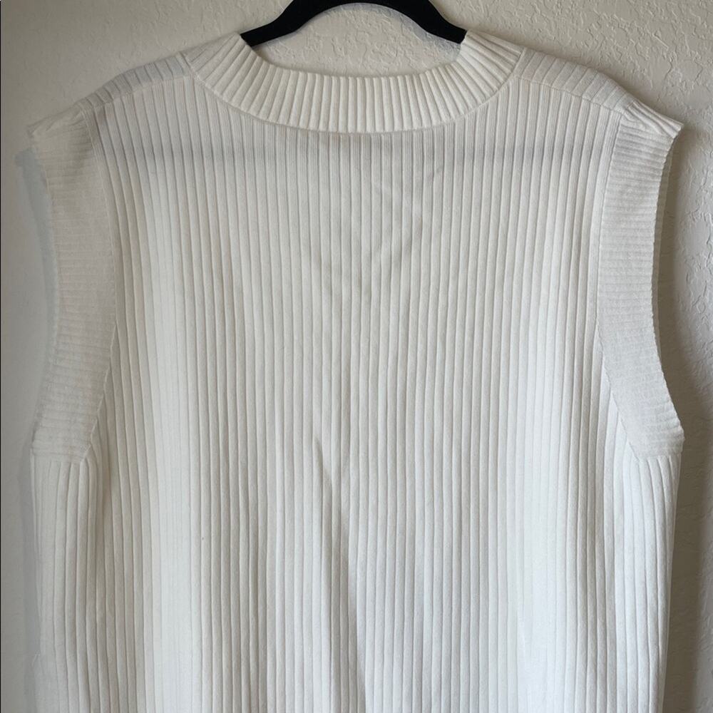 White Ribbed Knit Sleeveless Top - Picture 6 of 8